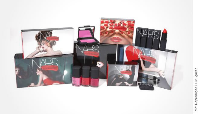 Nars se inspira no fotógrafo Guy Bourdin para nova coleção de maquiagem