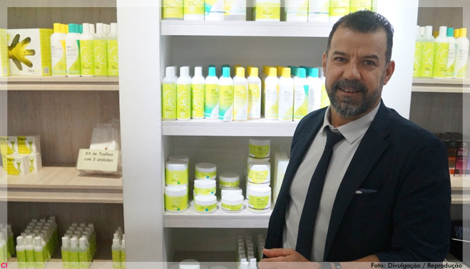 Brasileiro fatura mais de R$ 170 milhões com produtos para cabelos cacheados nos EUA