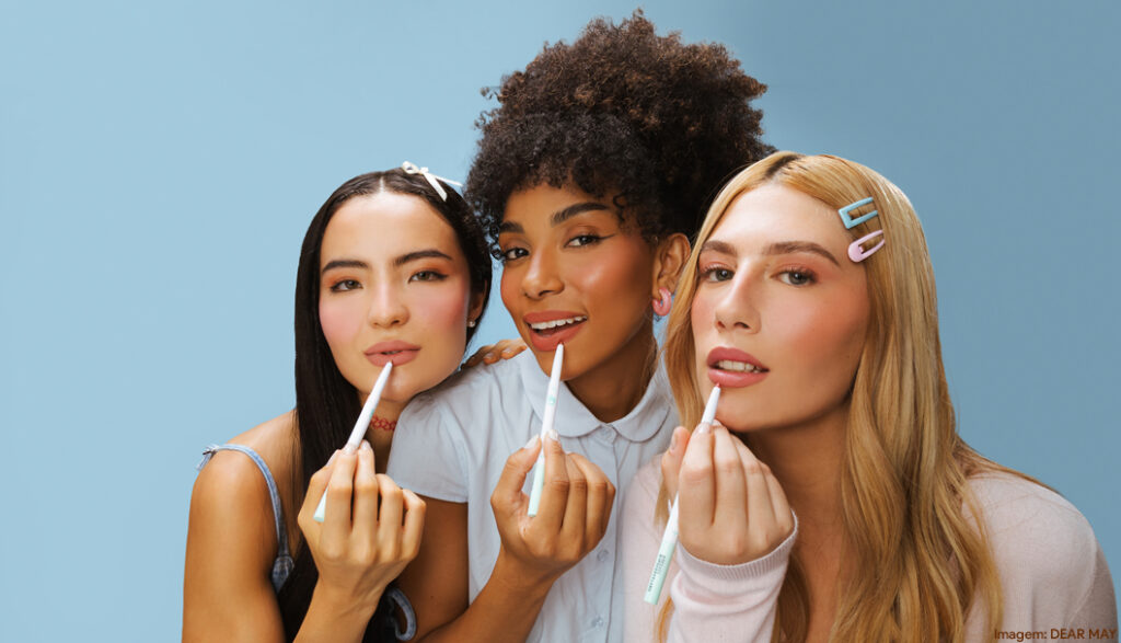 DEAR MAY chega ao Brasil com maquiagem híbrida e best-sellers da nova K-Beauty