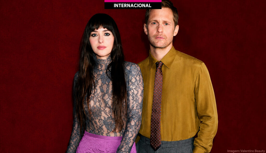 Valentino Beauty anuncia Dakota Johnson e Alexander Skarsgård para nova fragrância global