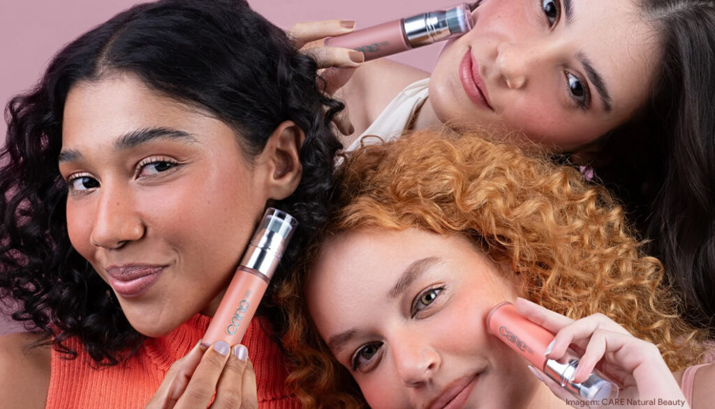 CARE lança blush com embalagem que reúne aplicador e pincel integrado