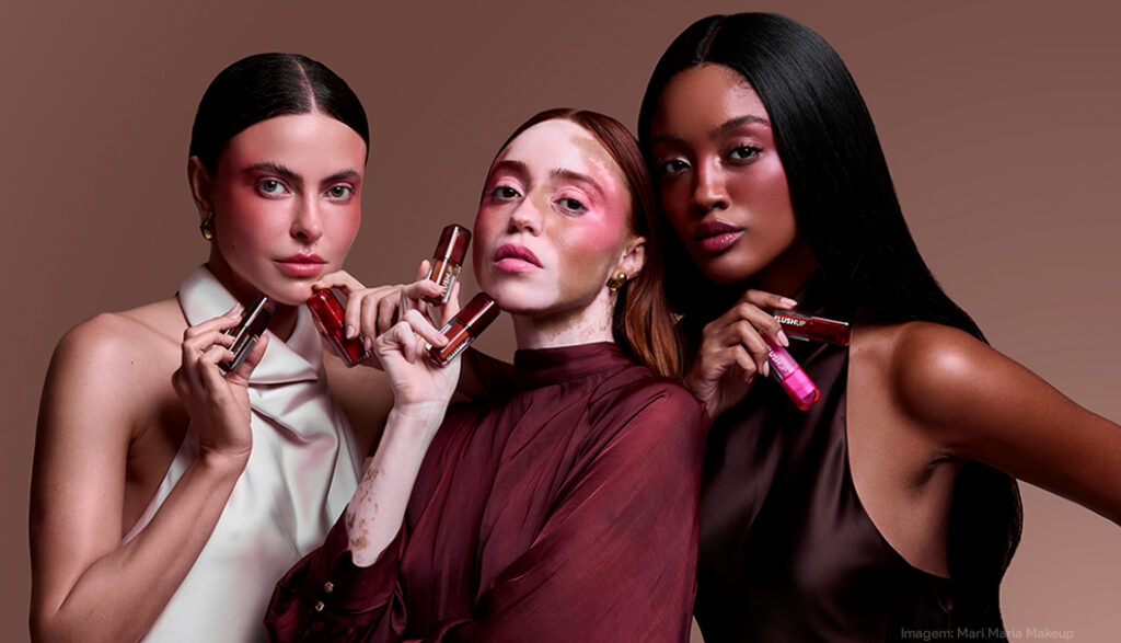 Mari Maria Makeup aposta em blush multifuncional com aplicador de silicone