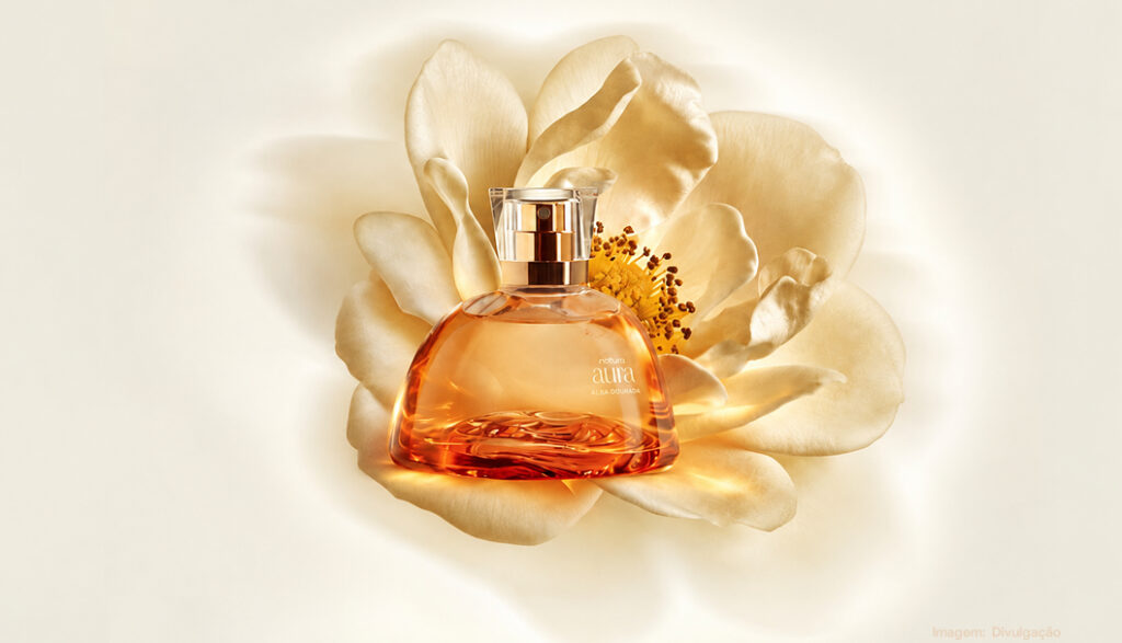 Natura apresenta Aura Alba Dourada, fragrância que une Rosa Alba e Flor do Mel